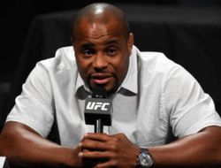 фото - Даниэль Кормье: В 2021 году Хамзат Чимаев станет двойным чемпионом UFC