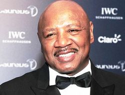 фото - Легендарный средневес рассказал, почему ждёт победы Уайлдера над Фьюри