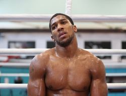 фото - Энтони Джошуа рассказал о травмированном колене