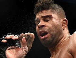 фото - Glory: Алистар Оверим снялся с боя против Рико Верхувена 