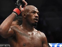 фото - Джон Джонс с трудом отстоял титул на UFC 239