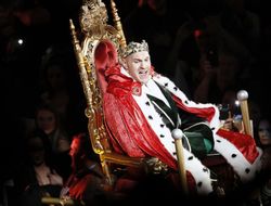 фото - Арум о повторном выходе Фьюри на пенсию, поделился прогнозом на бой Усик-Джошуа 2