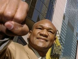 фото - Конору Макгрегору нужно забыть об ММА и уйти в бокс, он сможет побить Пакьяо — мнение легенды