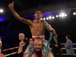 фото - Мексиканец Рэй Варгас сохранил титул, перебоксировал «мексиканчика» Камеду