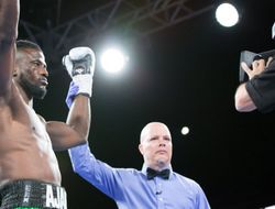 фото - Эфе Аджагба комментирует получившую резонанс историю «сбежавшего супертяжа»