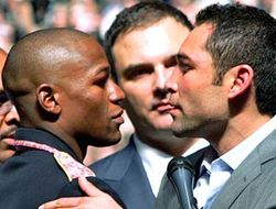 фото - Де Ла Хойя хочет продолжить сотрудничество с Флойдом Мэйуэзером