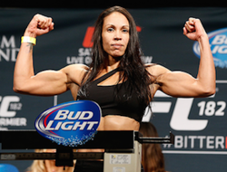 фото - UFC: Милана Дудиева проиграла Мэрион Реньо