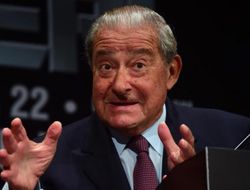 фото - Боб Арум: «Начиная с третьего раунда Пакьяо боксировал через боль»