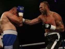 фото - Хелениус скоро дойдёт до боёв по 4 раунда: снова побил Быховцева с рекордом 10-16