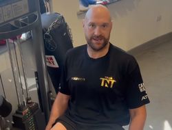 фото - Фьюри интригует «монструозным» боем. Хирн уже всё знает