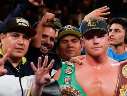 фото - Сауль Альварес — лучший боксёр 2019 года по версии BWAA