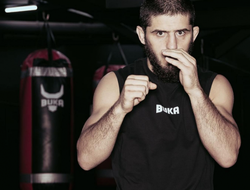 фото - Махачев планирует провести 3 боя в 2024 году