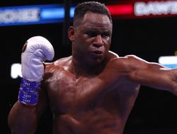 фото - Вот это нокаут от Санчеса! Фернандес вылетел за пределы ринга (+ видео)