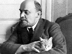 фото - Кадр дня: Монсон в трениках наведался в мавзолей Ленина