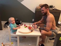 фото - Хабиб с армией братьев, Конор с сыном, Паркер с железным конём — соцсети