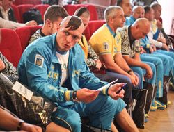 фото - Видео: Александр Усик не скучает в Китае