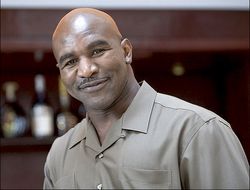 фото - Альварес и Хан устроят чудесный бой – мнение Холифилда