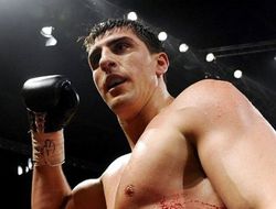 фото - Марко Хук вернулся с досрочной победой над Афолаби