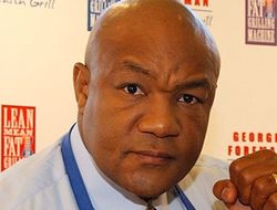 фото - Самоуверенность приведёт Джошуа к поражению от Кличко — Формен