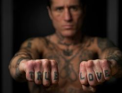 фото - Пробито новое дно: Спадафора ранил брата, ударил мать и угрожал убийством патрульным