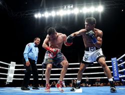 фото - Ахмадалиев разобрался с Риосом и остался объединённым чемпионом: видео