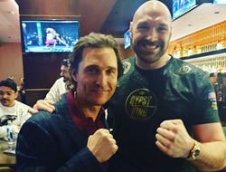 фото - Бойцы купаются на Крещение, Фьюри встретился со своим ментором — соцсети 