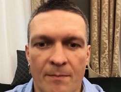 фото - Александр Усик отказался от всех поясов: заявление чемпиона