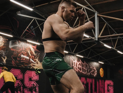 фото - Кормье назвал ошибку, которую допустил Дю Плесси в преддверии боя с Адесаньей