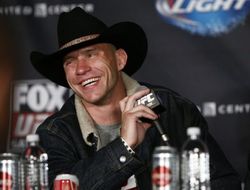 фото - Дональд Серроне не хочет ждать Дос Аньоса