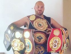 фото - Ломаченко с монстрами, Усик за роялем, Фьюри со всеми поясами — соцсети