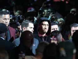 фото - Дата Бивола, дебютная защита Лопеса, камбэк Угаса