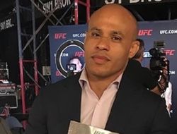 фото - Нурмагомедов будет драться с Фергюсоном и легко его изобьёт — менеджер