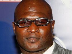 фото - В бою с Головкиным Альварес выглядел неженкой — Джеймс Тони