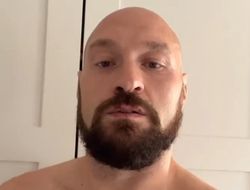 фото - Фьюри показал бойца, побившего Усика 16 лет назад — фото