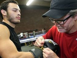 фото - Роуч отказался готовить Чавеса к бою с Альваресом