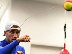 фото - Ломаченко в студии избил теннисный мячик на резинке от трусов: видео