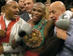 фото - Джо Кортез: «Мэйуэзер никуда не уйдёт, Берто для него не опасен»