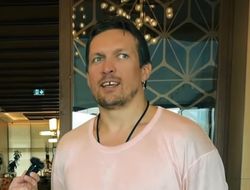 фото - Усик рассказал, сколько боёв хочет провести, и назвал любимого бойца