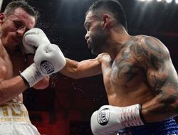 фото - Копипаст: Омар Чавес влетел Роберто Гарсии, повторив выступление Хулио с Канело