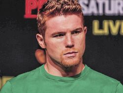 фото - Тренер Альвареса рассказал, зачем Роуч открывает рот