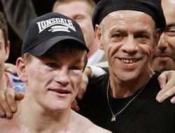 фото - Бывший тренер хочет отсудить у Рикки Хэттона миллион фунтов стерлингов