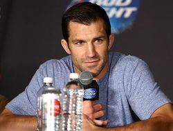 фото - Люк Рокхолд рассказал, почему он победит Криса Уайдмана