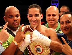 фото - Эммануэль Родригес завоевал вакантный титул IBF, разгромно победив Батлера