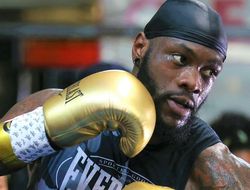 фото - Нынешний Уайлдер прибил бы прежнего за 2 раунда — тренер Деонтея пророчит нокаут Фьюри