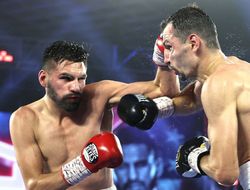 фото - Лучшие моменты боя Хосе Рамирес — Виктор Постол: видео