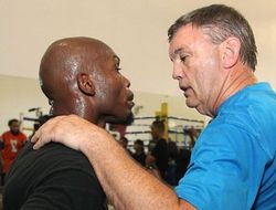 фото - Тедди Атлас: Брэдли взял шесть раундов первого боя с Пакьяо