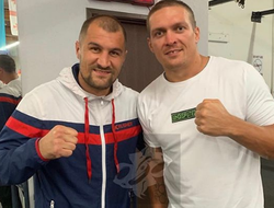 фото - Ковалёв встретил Усика, Мэйуэзер принимает природный душ, Тёрману сделали операцию — соцсети 