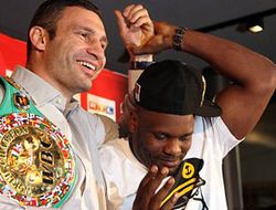 фото - Дерек Чисора: «Виталий Кличко дерется со стариками и крузерами!»