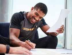 фото - Усик поторопился выходить на титульный бой? Мнение Джошуа