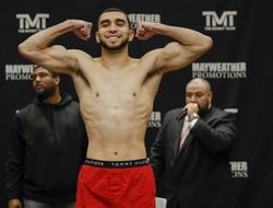 фото - Нокаут за 21 секунду: проспект Хавьер Мартинес не заметил филиппинца Росалеса